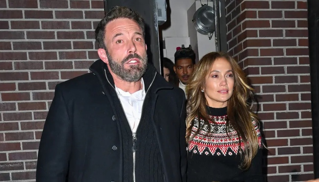 Jennifer Lopez thấy "nhẹ nhõm" sau khi đệ đơn ly hôn Ben Affleck - Ảnh 2.