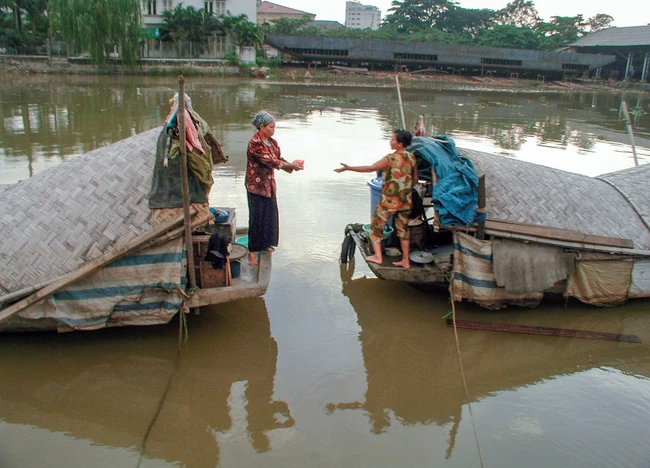 Cuộc sống sau ống kính: Chuyện xóm đò Tam Bạc… - Ảnh 1.